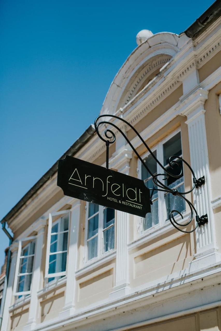Arnfeldt Hotel Эрёскёбинг Экстерьер фото