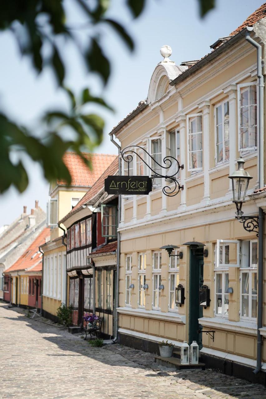 Arnfeldt Hotel Эрёскёбинг Экстерьер фото